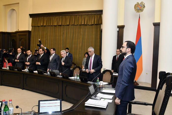 Տեղի է ունեցել կառավարության հերթական նիստը. գործադիրի անդամները մեկ րոպե լռությամբ հարգել են Սումգա