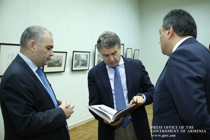Վարչապետն այցելել է Հայաստանի ազգային պատկերասրահ և պատմության թանգարան