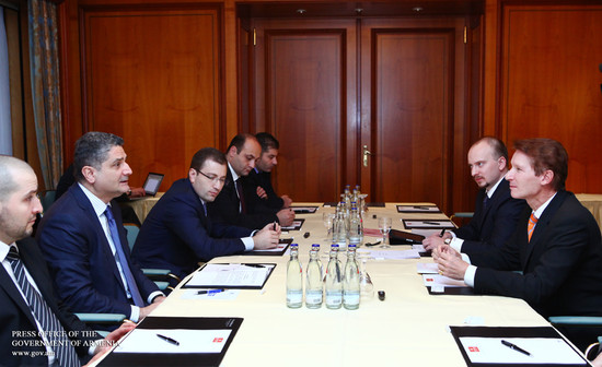 Հայ-գերմանական գործարար համաժողովի շրջանակում  ՀՀ վարչապետը Ֆրանկֆուրտում մի շարք աշխատանքային հանդի