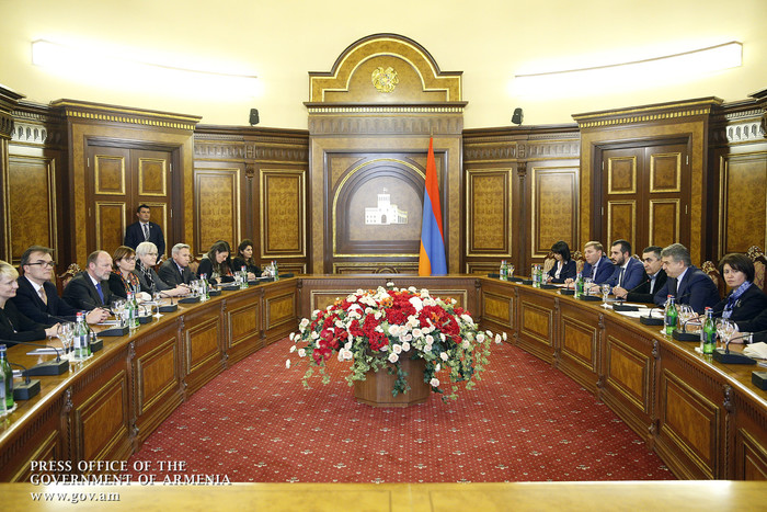 Կարեն Կարապետյանը Դոմինիկ դը Բյումանի հետ քննարկել է հայ-շվեյցարական տնտեսական համագործակցության ուղ