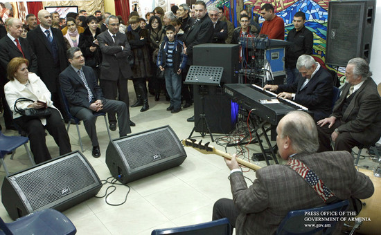 Վարչապետն այցելել է «ART EXPO-2011» արվեստների ցուցահանդես