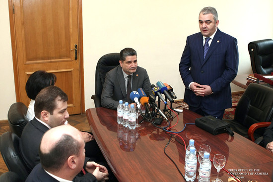 Վարչապետն աշխատակազմին է ներկայացրել ՀՀ ԿԱ պետական գույքի կառավարման վարչության նորանշանակ ղեկավարին