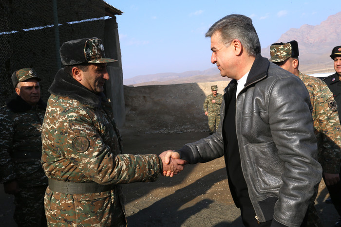 Բոլորս պարտք ու պարտավորություններ ունենք ձեր նկատմամբ. Վարչապետն այցելել է մարտական հենակետ և շնորհ