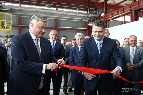 Վարչապետը ծանոթացել է Գյումրիի վագոնային վերանորոգման, լոկոմոտիվային դեպոների և տեխնոպարկի մասնաշենք