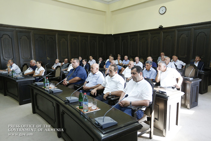 Վարչապետն ընդունել է կոնյակի և գինու արտադրությամբ զբաղվող ընկերությունների ներկայացուցիչներին