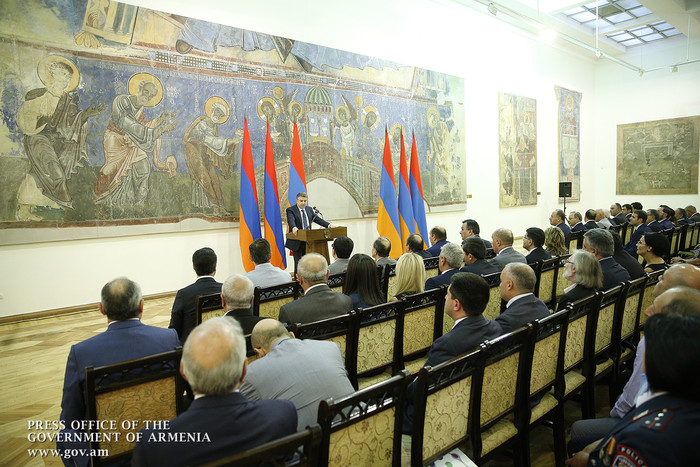 Անկախության 26-ամյակի առթիվ  վարչապետը պետական բարձր պարգևներ է հանձնել