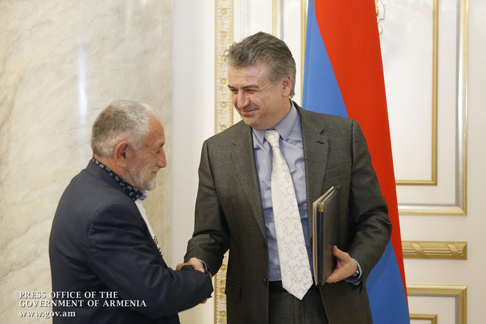 Վարչապետը 5-րդ մոտոհրաձգային կամավորական բրիգադի կազմավորման 25-ամյակի կապակցությամբ պարգևատրել է մի