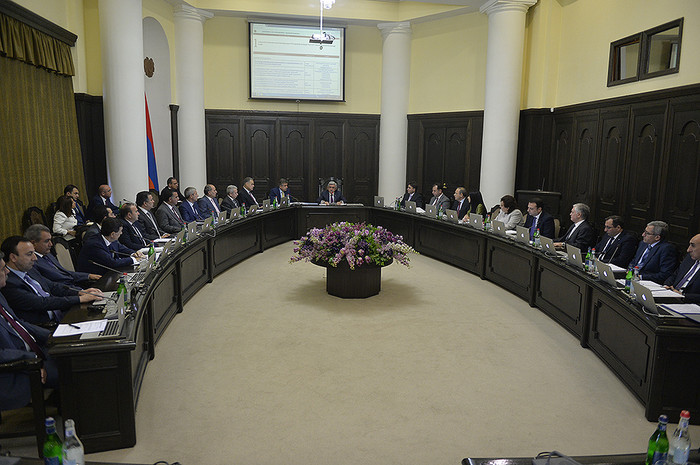 Նախագահ Սերժ Սարգսյանը հանդիպում է ունեցել նոր կառավարության անդամների հետ