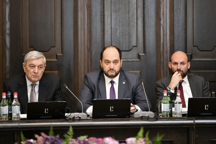 Տեղի է ունեցել կառավարության հերթական նիստը. գործադիրի անդամները մեկ րոպե լռությամբ հարգել են Սումգա