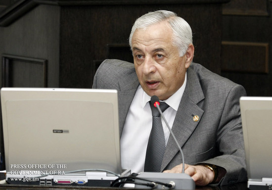 Քննարկվում է 2011 թ. պետական բյուջեի նախագիծը