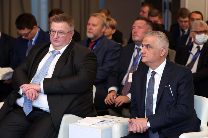Փոխվարչապետ Մհեր Գրիգորյանը ՌԴ փոխվարչապետ Ալեքսեյ Օվերչուկի հետ մասնակցել է «Հայ-ռուսական տնտեսական