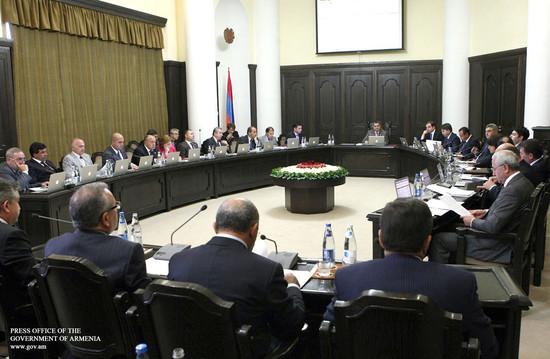 Եկող տարվանից կենսաթոշակը և նպաստը կբարձրանան, քաղծառայողներին կտրամադրվի սոցիալական ապահովության փա