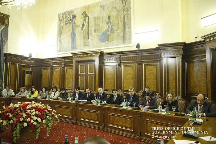Կարեն Կարապետյանը տուրօպերատորների միության անդամների հետ քննարկել է ներգնա տուրիզմի զարգացմանը վերա