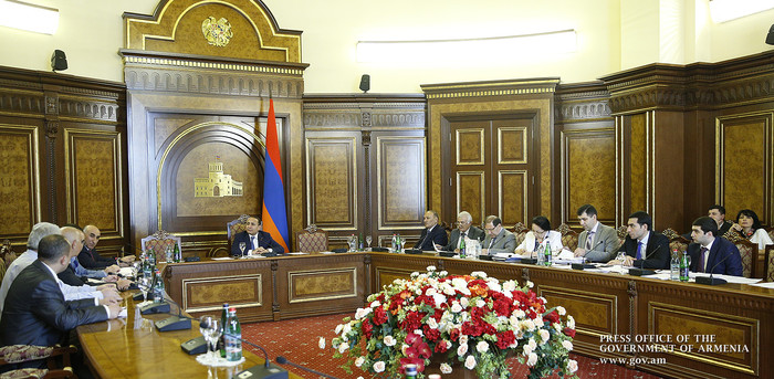 Կառավարությունում քննարկվել են 2017-2019 թթ. ՀՀ պետական բյուջեից կատարվելիք միջնաժամկետ ծախսերի ֆինա
