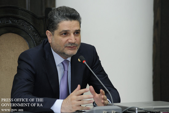 «Լույս» հիմնադրամի ուսանողները հյուրընկալվել են կառավարությունում