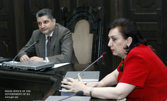 Վարչապետն ընդունել է Համահայկական կրթական խորհրդաժողովի մասնակիցներին