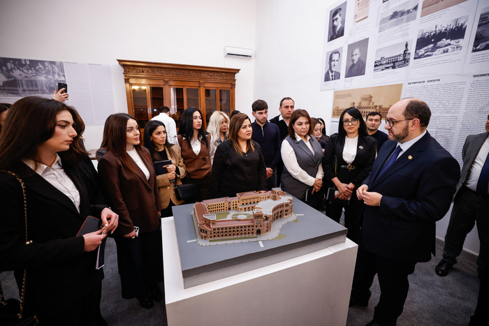 Արայիկ Հարությունյանն ընդունել է  ՀՀ պետական կառավարման ակադեմիայի  ուսանողներին