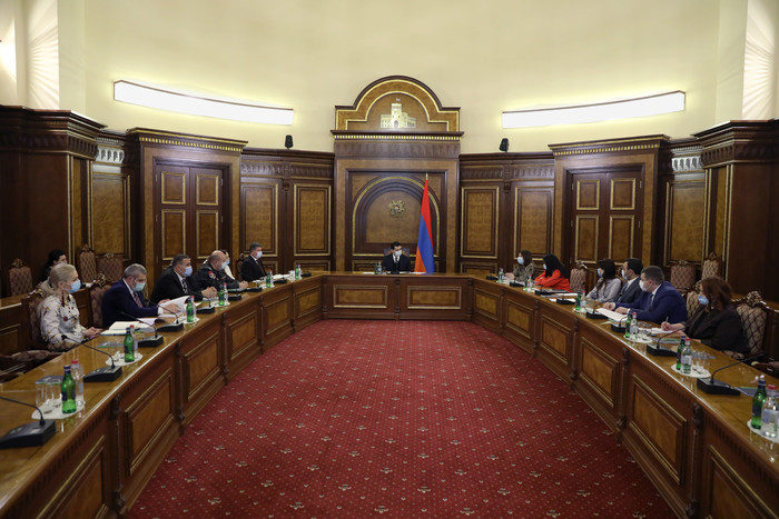 COVID-19-ի դեմ կարելի է պատվաստվել ապաքինվելուց 14 օր անց․ փոխվարչապետ  Մաթևոսյանին ներկայացվել է կո