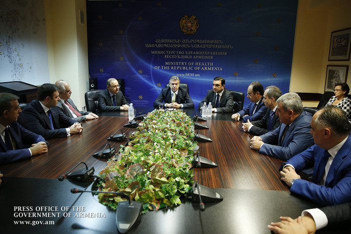 Վարչապետը Սպորտի և երիտասարդության, Բնապահպանության, Առողջապահության, Մշակույթի և Էկոնոմիկայի նախարա