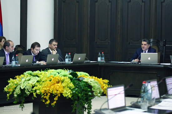 Նոր կառավարությունը գործի է լծվում