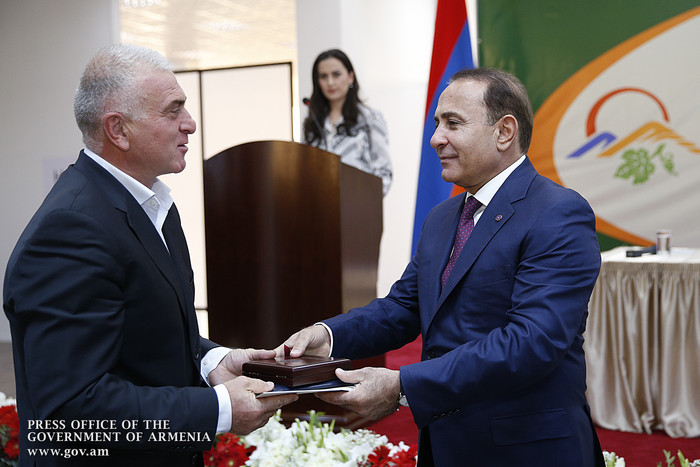 Վարչապետը ներկա է գտնվել «ԱրմՊրոդԷքսպո» ցուցահանդեսի և «Հայագրոֆորում» համաժողովի բացմանը