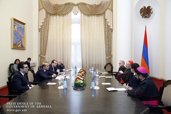 Վարչապետն ընդունել է կարդինալ Ջանֆրանկո Ռավազիին
