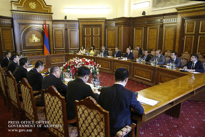 Վարչապետն ընդունել է Չինաստանի կոմերցիայի փոխնախարար Ծյան Քեմինին