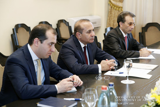 Վարչապետը հանդիպել է մահացած զինվորների ծնողներին