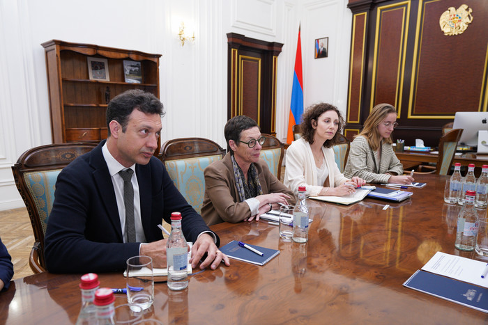 Փոխվարչապետ Խաչատրյանը հյուրընկալել է Ֆրանսիայի դեսպանին եւ Զարգացման ֆրանսիական գործակալության ներկ