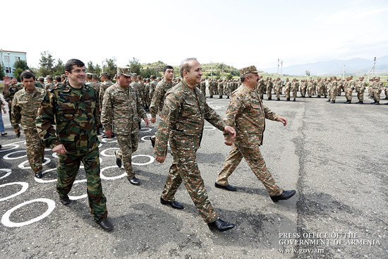 Հայաստանի վարչապետն այցելել է Արցախի պաշտպանական բանակի առաջապահ դիրքեր