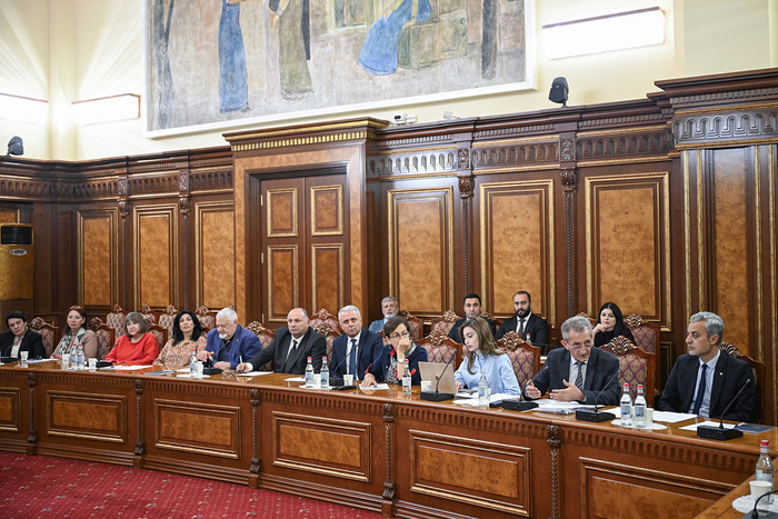 Արայիկ Հարությունյանի գլխավորությամբ տեղի է ունեցել Ազգային փոքրամասնությունների հարցերով խորհրդի նի