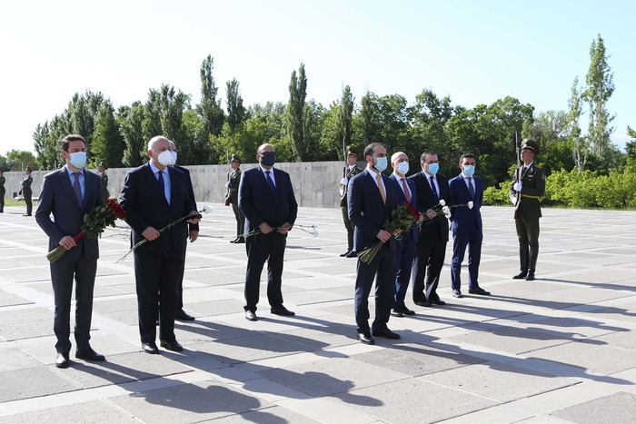 Տիգրան Ավինյանը դիմավորել է Վրաստանի վարչապետ Իրակլի Ղարիբաշվիլիին. այցելություն Ծիծեռնակաբերդի հուշ