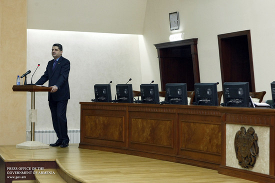 Դասախոսություն ՀՀ տնտեսության զարգացման հեռանկարների վերաբերյալ