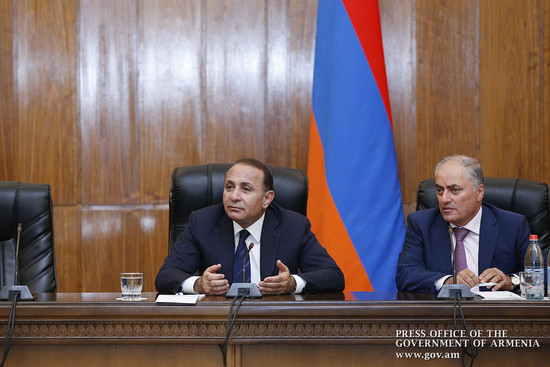 ՀՀ վարչապետն ընդունել է տոնավաճառներում գործունեություն ծավալող տնտեսվարողներին