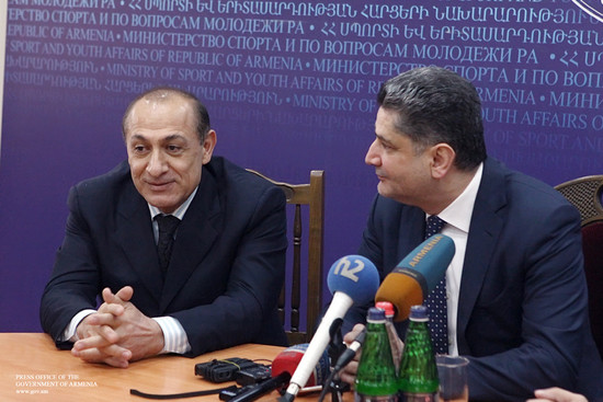 Վարչապետն աշխատակազմերին է ներկայացրել նորանշանակ նախարարներին