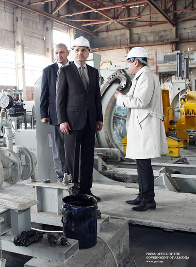 Վարչապետը ծանոթացել է Չարենցավանի արդյունաբերական ձեռնարկությունների ներդրումային ծրագրերին