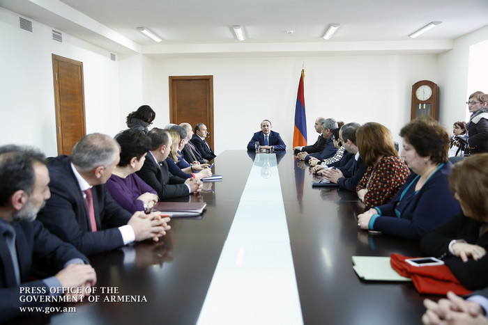 Վարչապետը ԿԳ նախարարության աշխատակազմին է ներկայացրել նորանշանակ նախարար Լևոն Մկրտչյանին