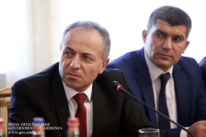 Պետք է խնդիրները կարգավորել՝ գտնելով նաև ոչ ստանդարտ լուծումներ. Կարեն Կարապետյանը Սյունիքի մարզում