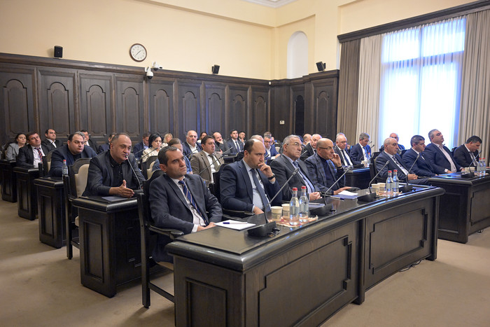 Արայիկ Հարությունյանը ՀՀ բժշկական կենտրոնների ներկայացուցիչների հետ քննարկել է էլեկտրոնային դեղատոմս