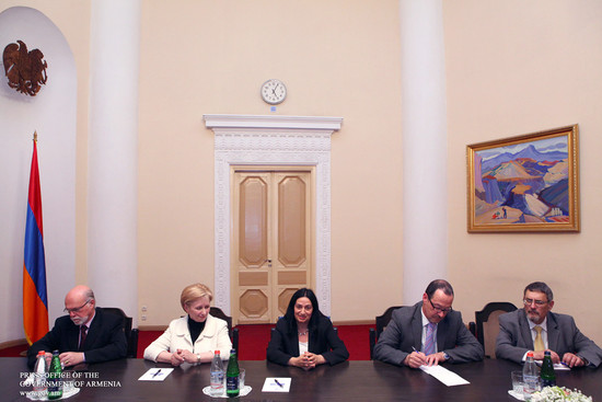 Տիգրան Սարգսյանն ընդունել է Իսրայելի գյուղատնտեսության եւ գյուղական զարգացման նախարարին