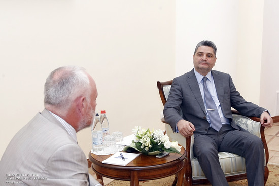Վարչապետը հրաժեշտի հանդիպում է ունեցել ՀՀ-ում Լիտվայի դեսպանի հետ