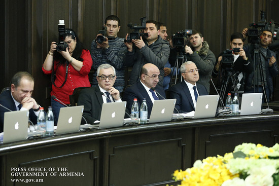 Տրվել են ներմուծման և արտահանման արտոնություններ, ճշտվել է պետական ավտոճանապարհների անվանացանկը