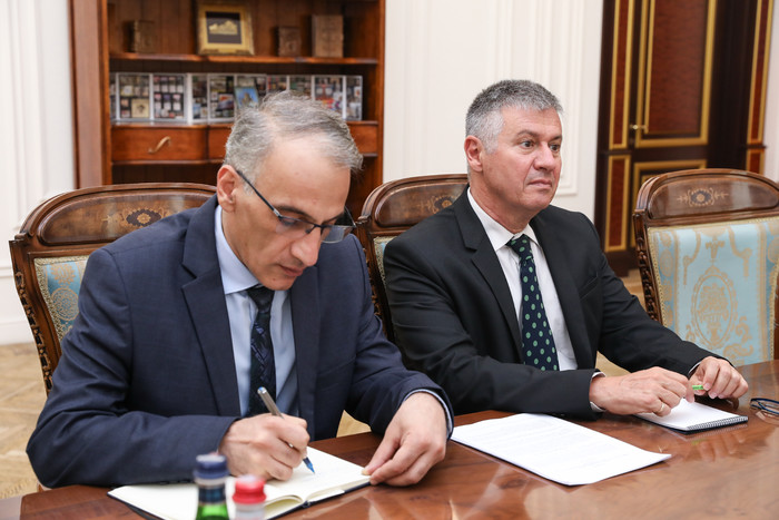 Փոխվարչապետ Մաթևոսյանն Ասիական զարգացման բանկի hայաստանյան գրասենյակի տնօրենի հետ քննարկել է համագոր