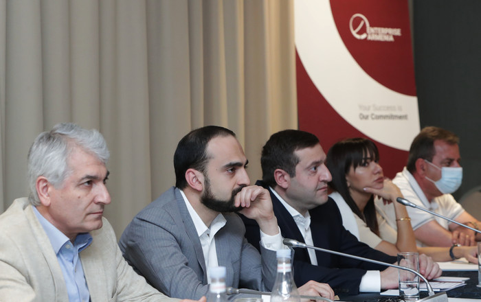 Տիգրան Ավինյանը հանդիպել է գործարարների հետ