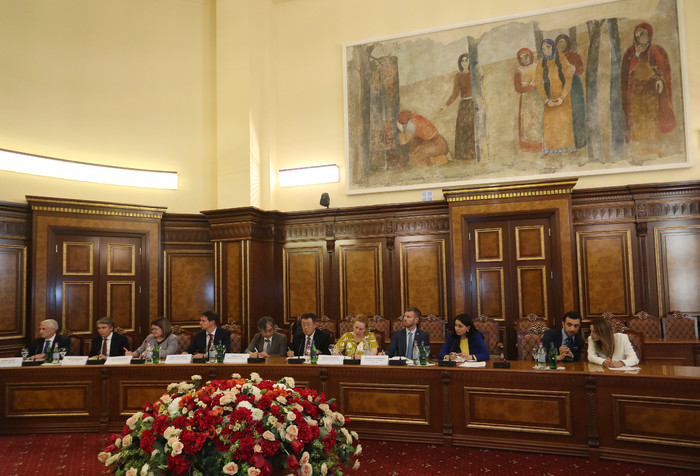 Առաջին փոխվարչապետ Արարատ Միրզոյանն ընդունել է մի շարք միջազգային դոնոր պետությունների և կազմակերպու