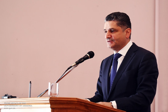 Վարչապետը տնտեսագիտական գիտաժողովի մասնակիցներին է ներկայացրել նոր տնտեսական քաղաքականության սկզբուն