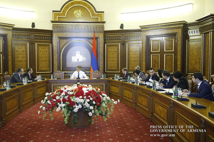 Կառավարությունում մեկնարկել են ՀՀ 2017 թ. պետական բյուջեի նախագծի շուրջ քննարկումները