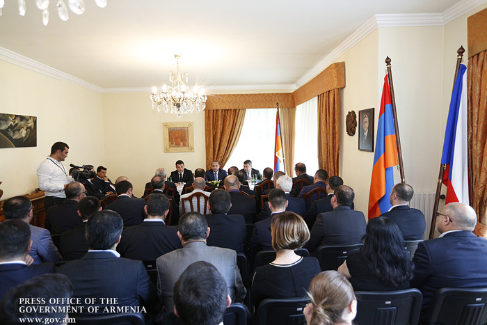 Վարչապետ Հովիկ Աբրահամյանը հանդիպել է չեխահայ համայնքի ներկայացուցիչների հետ