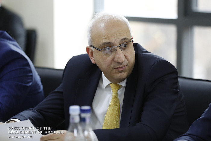 Պետք է միասնական երթուղային  ցանց մշակել ողջ հանրապետության համար. վարչապետն այցելել է տրանսպորտի, կ