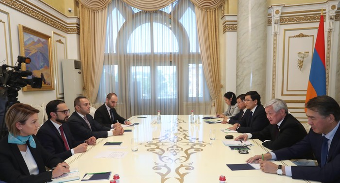 Փոխվարչապետ Տիգրան Ավինյանը հանդիպել է Ղազախստանի փոխվարչապետին
